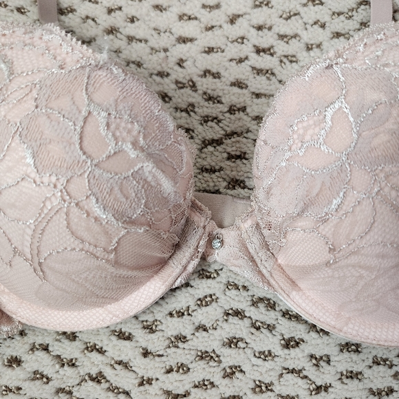 Maidenform Lacey Pink Push Up Bra - Picture 3 of 5